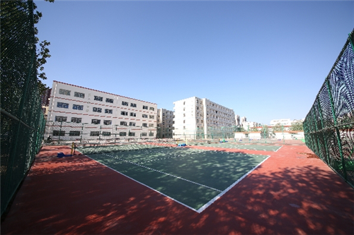 河北商贸学校网球场
